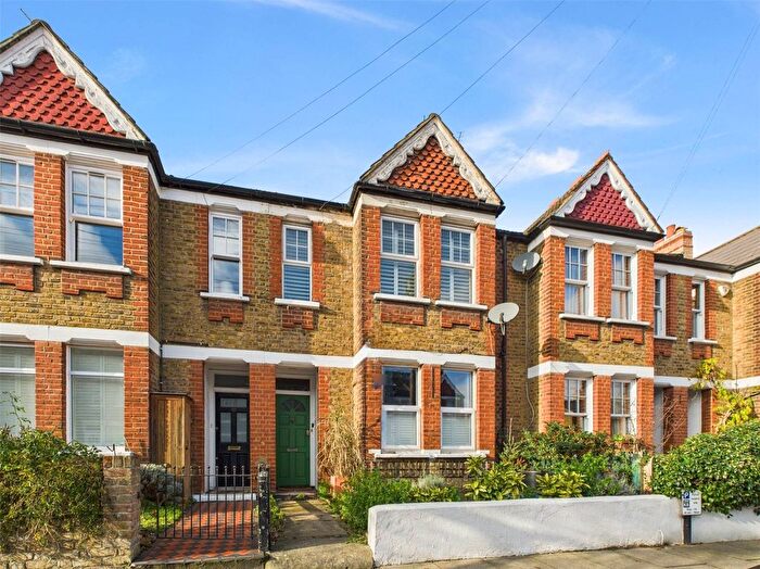 2 Bedroom Flat To Rent In Dancer Road, Surrey, TW9