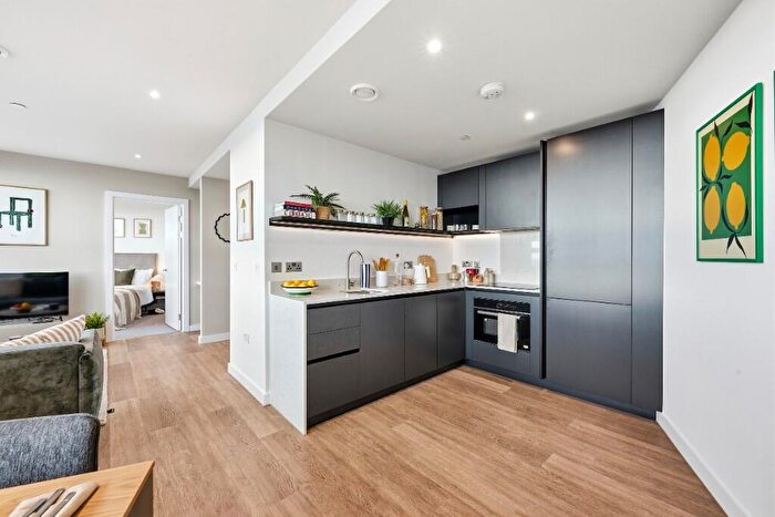 1 Bedroom Apartment To Rent In The Octagon - Great Charles Street Queensway, Birmingham, B3