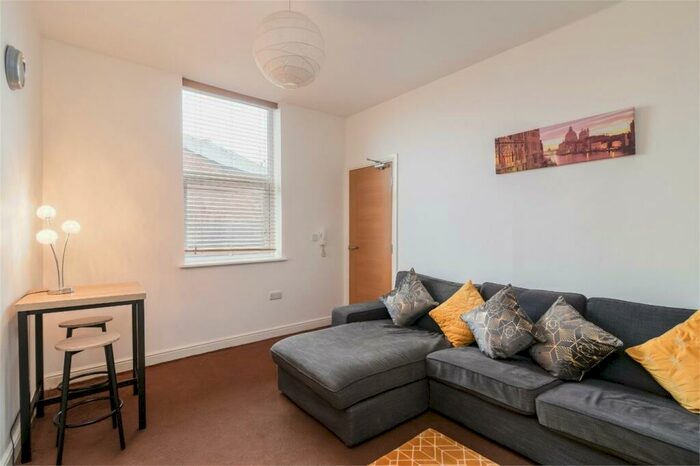 1 Bedroom Terraced House To Rent In Hylton Road, Nr City Campus, Sunderland, SR4