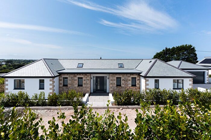 5 Bedroom Bungalow For Sale In North Country, Redruth, TR16