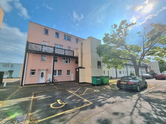 2 Bedroom Maisonette To Rent In Samson Close, Gosport, PO13