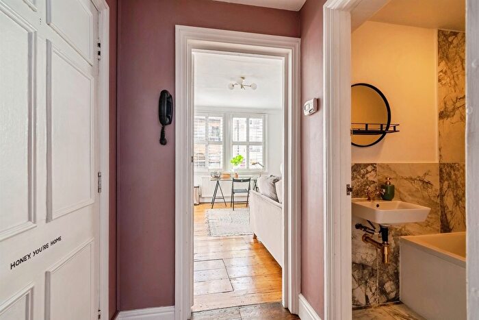 1 Bedroom Flat For Sale In Belvedere, Bath, BA1