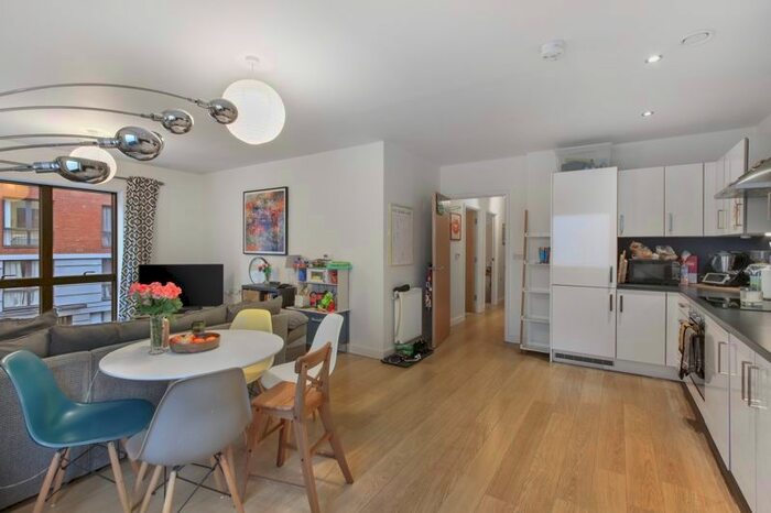 2 Bedroom Flat To Rent In Ardwell Road, London, SW2