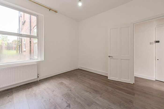 2 Bedroom Flat For Sale In Rosslyn Crescent, Harrow, HA1