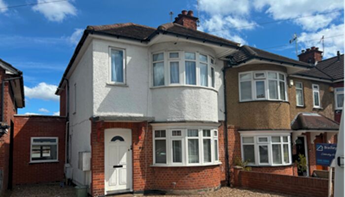 2 Bedroom Ground Maisonette To Rent In Brixham Crescent, Ruislip, Middlesex, HA4