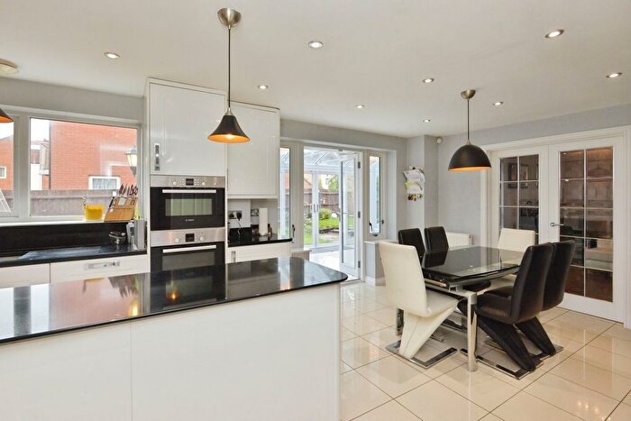 4 Bedroom Detached House For Sale In Southwold Crescent, Broughton, Milton Keynes, Buckinghamshire, MK10