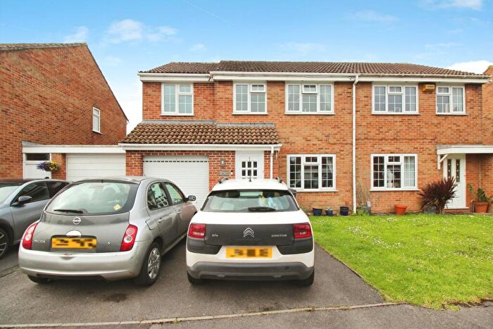 4 Bedroom Semi-Detached House For Sale In Braikenridge Close, Clevedon, North Somerset, BS21