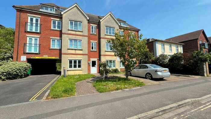 2 Bedroom Apartment To Rent In Rivendale Court Paynes Road Southampton Hampshire, SO15