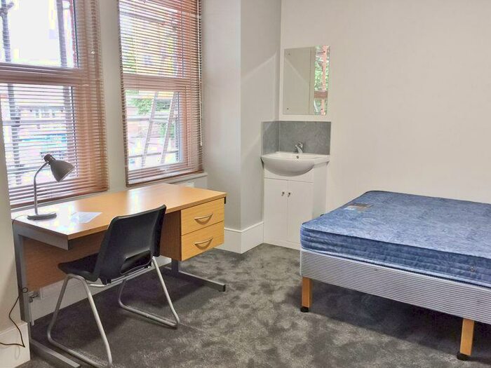 6 Bedroom Terraced House To Rent In Riley Road, Brighton, BN2