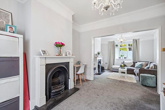 4 Bedroom Terraced House To Rent In White Hart Lane, SW13