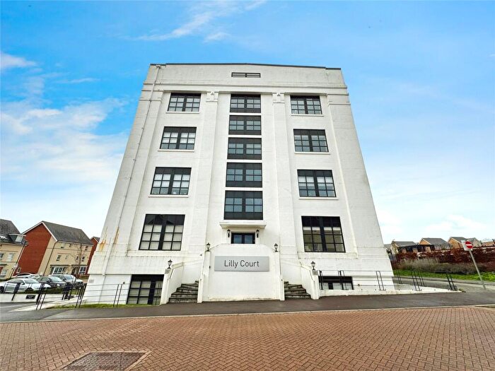 2 Bedroom Flat For Sale In Fullbrook Drive, Basingstoke, Hampshire, RG21