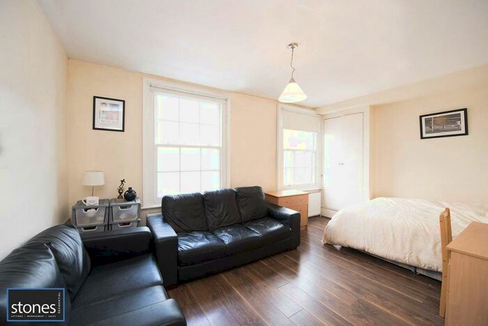 5 Bedroom Apartment To Rent In Lyme Street, Camden, London, NW1