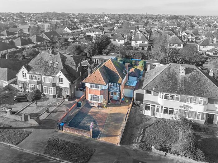 4 Bedroom Detached House For Sale In Gloucester Avenue, Margate, Kent, CT9