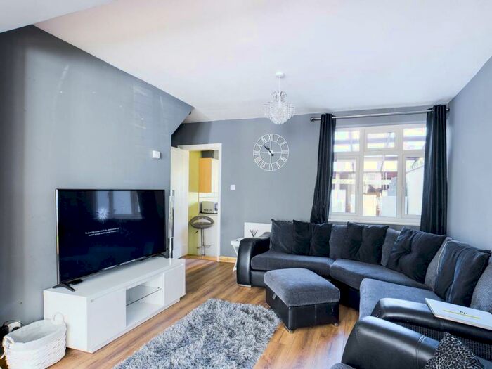 3 Bedroom House To Rent In Baldwyns Road, Bexley, Kent, DA5