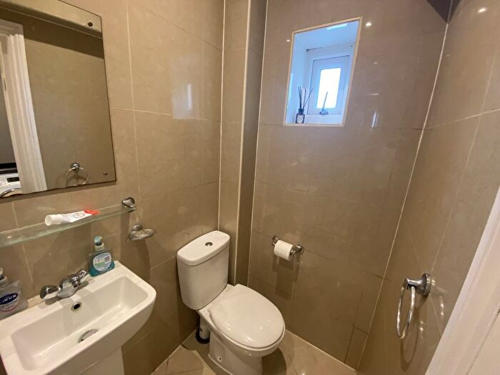 1 Bedroom Studio To Rent In Broadfields Avenue, Edgware, Greater London, HA8