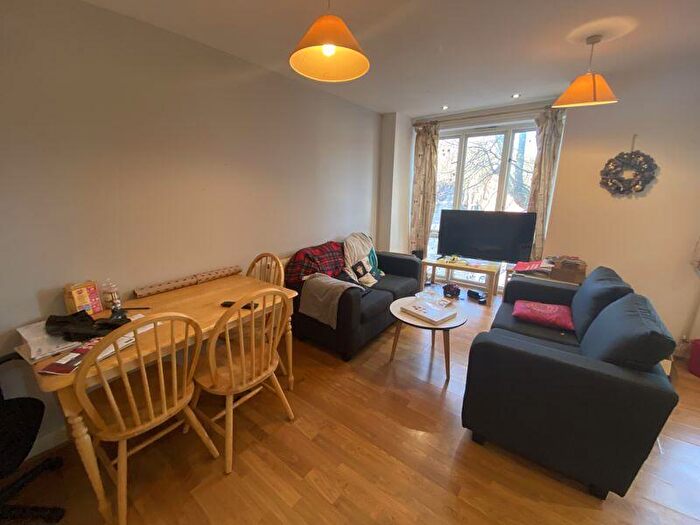 4 Bedroom Flat To Rent In Chapel Court, Nottingham, NG7