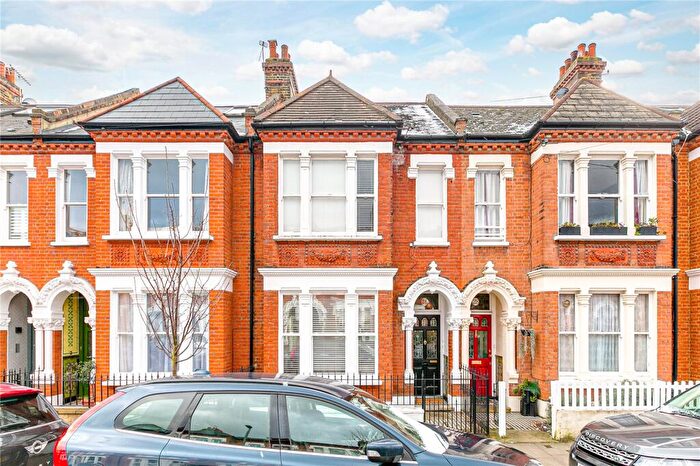 2 Bedroom Apartment To Rent In Manchuria Road, London, SW11