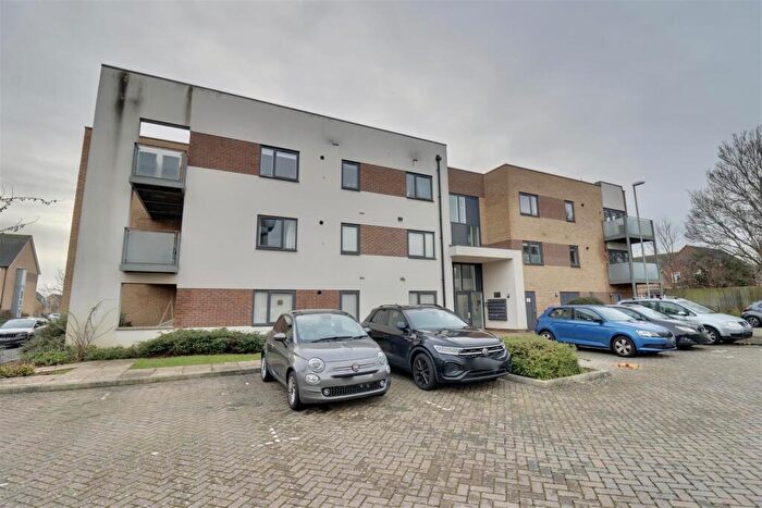 2 Bedroom Flat For Sale In Blanchard Avenue, Alver Village, Gosport, PO13