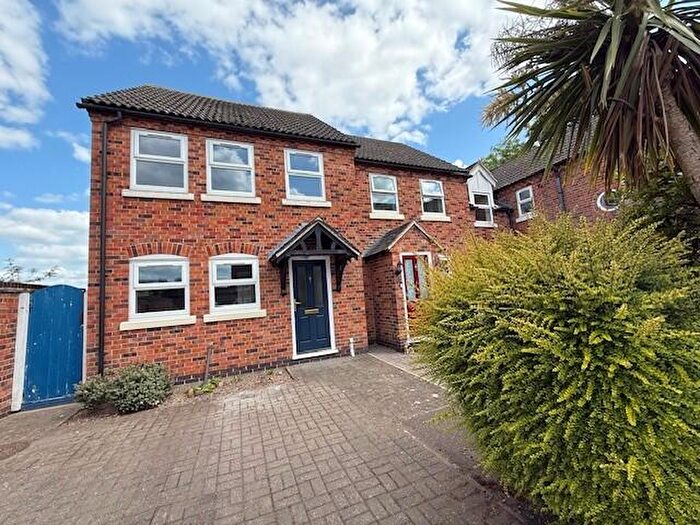 3 Bedroom Semi-Detached House To Rent In Hattons Court, Melbourne, DE73