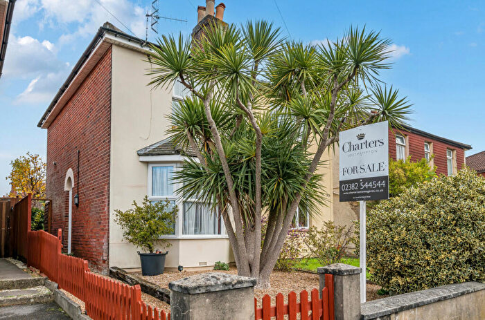 2 Bedroom Semi-Detached House For Sale In Park Road, Freemantle, Southampton, Hampshire, SO15