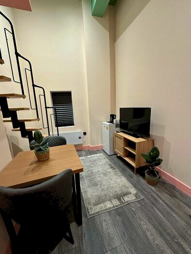 Studio To Rent In Burma Road, N16