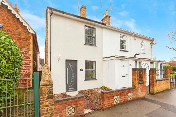 2 Bedroom End Of Terrace House For Sale In Heath Road, Leighton Buzzard, LU7