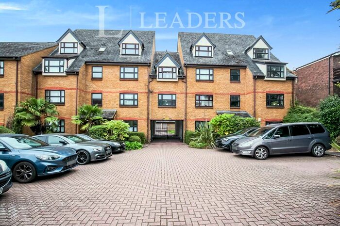 2 Bedroom Flat To Rent In Albemarle Park, Albemarle Road, Beckenham, BR3