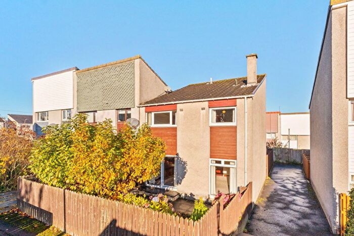 2 Bedroom Terraced House For Sale In Mingle Place, Bo'ness, EH51