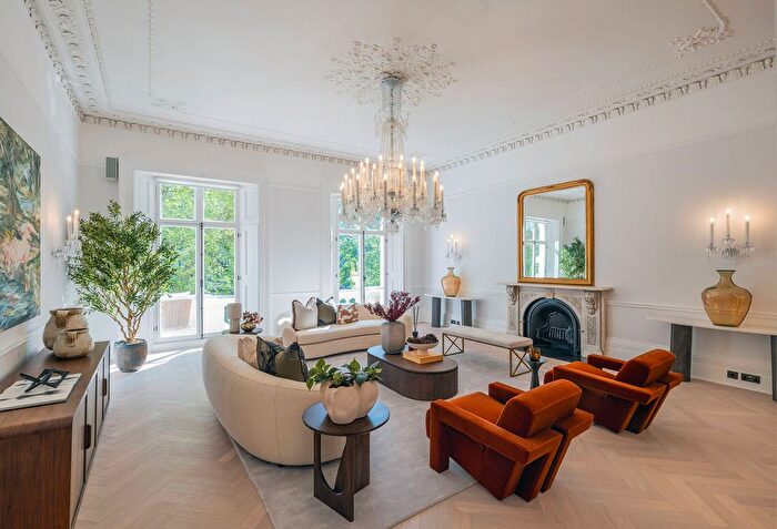 7 Bedroom Town House For Sale In St. Georges Square, London, SW1V