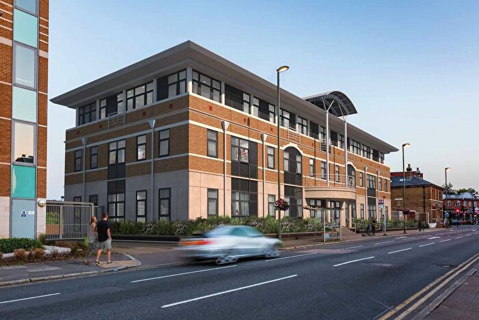 2 Bedroom Flat For Sale In London Road, Staines-Upon-Thames, TW18
