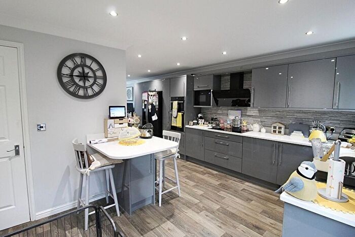 4 Bedroom Detached House For Sale In Middlewood Drive, Scholes, Rotherham, S61