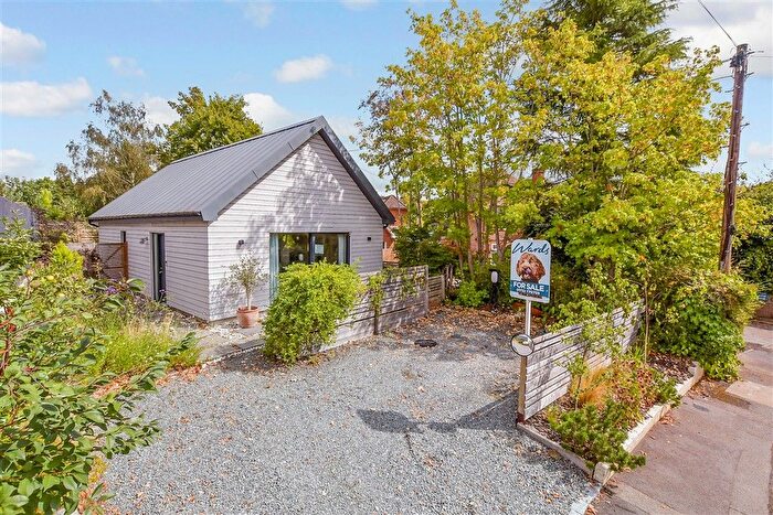 2 Bedroom Detached Bungalow For Sale In Orchard Drive, Tonbridge, Kent, TN10