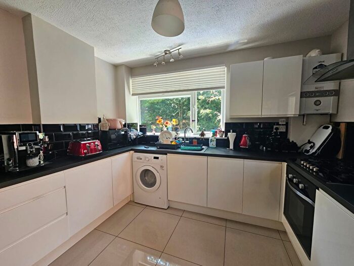 2 Bedroom Flat To Rent In Redwood Way, Southampton, SO16