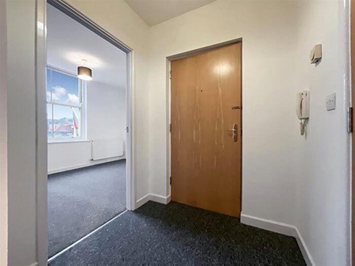 1 Bedroom Apartment For Sale In West Street, St. Philips, Bristol, BS2