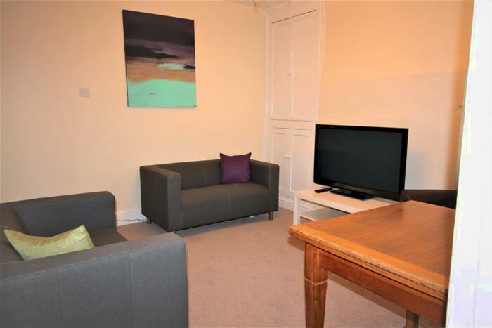 4 Bedroom Private Hall To Rent In Gregson Road, Lancaster, LA1