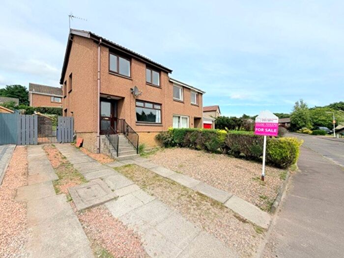3 Bedroom Semi-Detached House For Sale In Cowal Crescent, Glenrothes, KY6