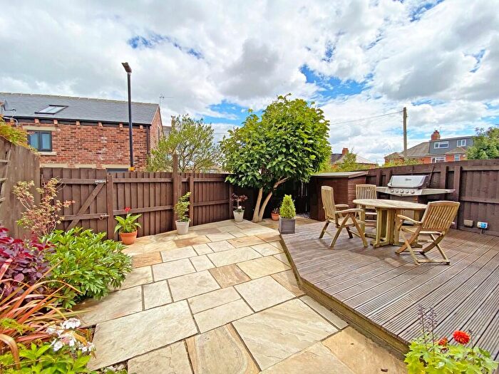 3 Bedroom Semi-Detached House For Sale In Wharfedale Avenue, Harrogate, HG2