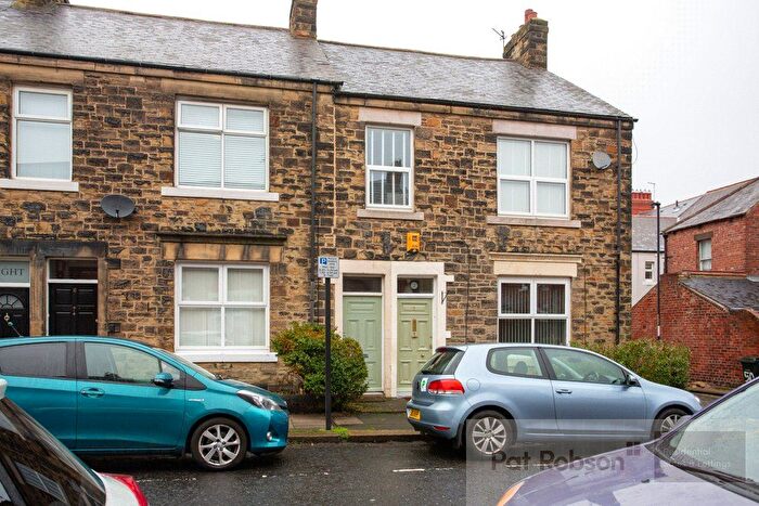 2 Bedroom Flat To Rent In Broomfield Road, Gosforth, Newcastle Upon Tyne, NE3