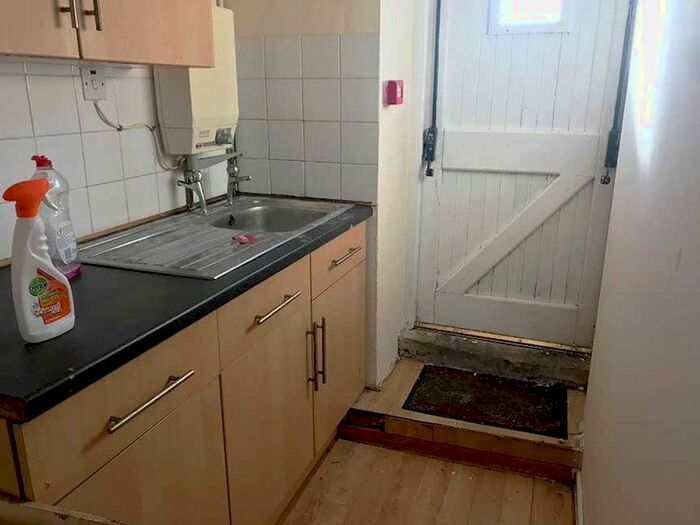 1 Bedroom Flat To Rent In Flat, Bridge Street, Caernarfon, LL55