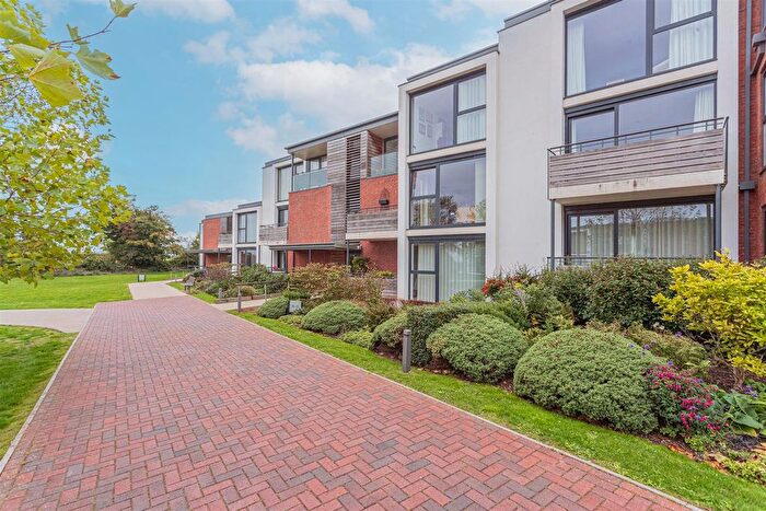 2 Bedroom Property For Sale In Almond Close, Corsham, SN13