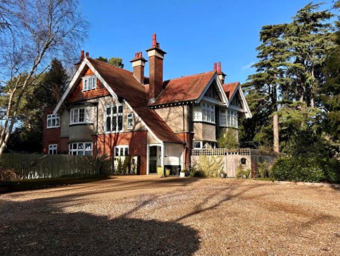 2 Bedroom Apartment For Sale In Nelson Road, Poole, BH12