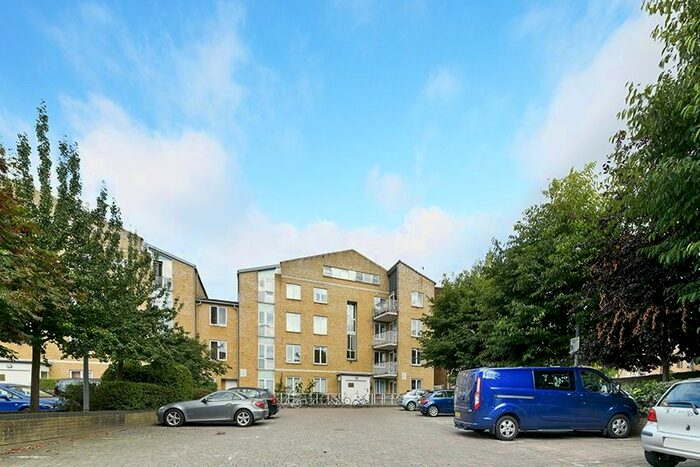 1 Bedroom Flat To Rent In Printers Mews, Bow, London, E3