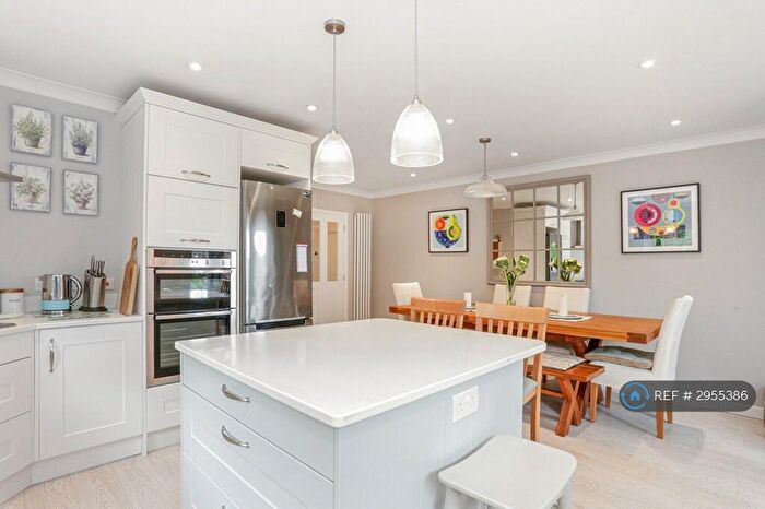 4 Bedroom Bungalow To Rent In The Garlings, Marlborough, SN8