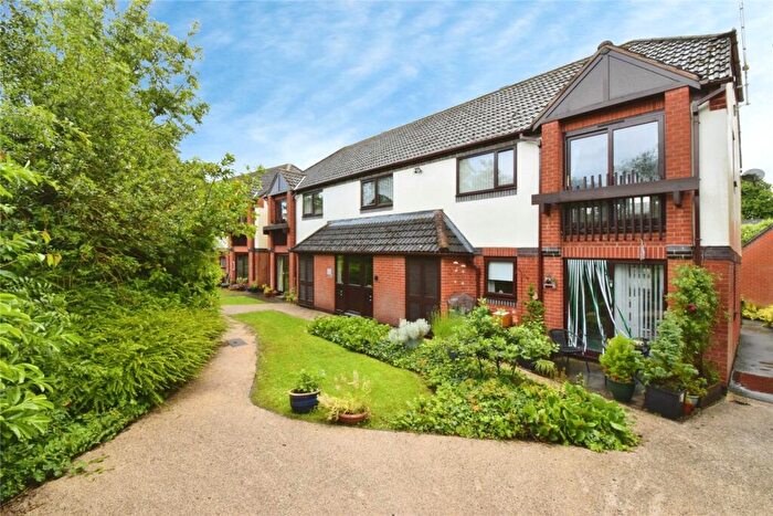2 Bedroom Flat For Sale In Byron Close, Fleckney, Leicester, Leicestershire, LE8