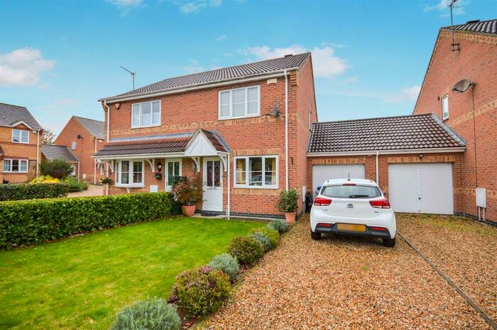 2 Bedroom Semi-Detached House To Rent In Hawthorn Chase, Lincoln, LN2