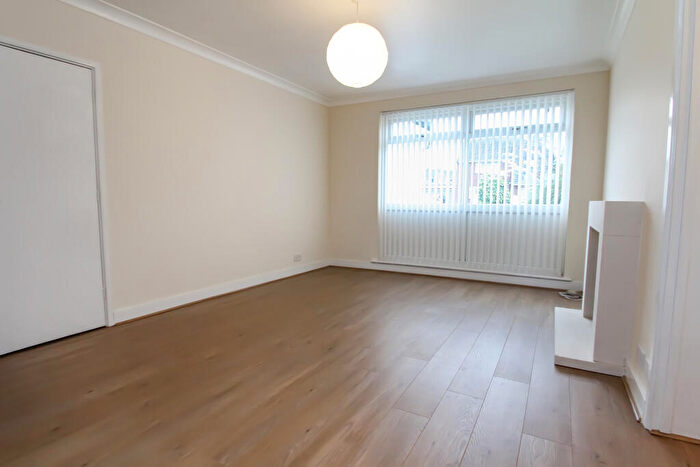 2 Bedroom Maisonette To Rent In Ladds Way, Swanley, BR8