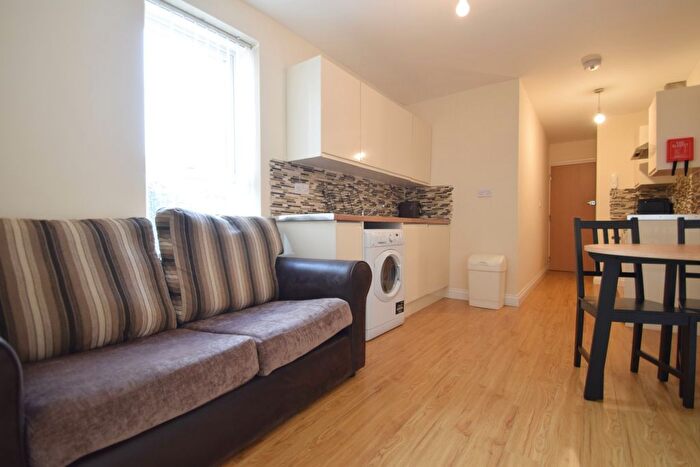 1 Bedroom Flat To Rent In Diana Street, Roath, CF24