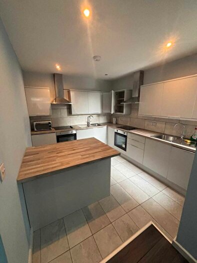 9 Bedroom Semi-Detached House To Rent In Egerton Road, Fallowfield, M14