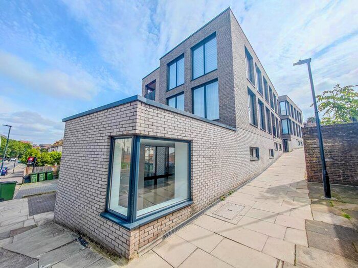 3 Bedroom Duplex To Rent In Brookhill Road, Woolwich, London, SE18