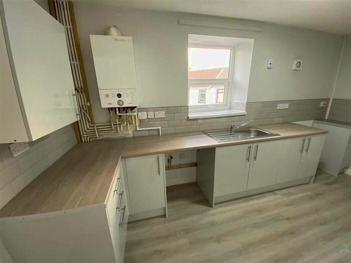 1 Bedroom flats to rent in Aberdare, CF44, Rhondda Cynon Taff